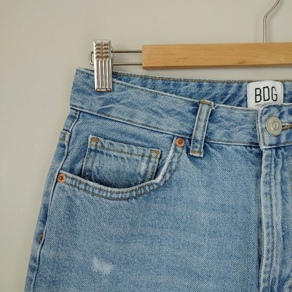BDG Urban Outfitters Mom Jeans Light Blue Wash Size 27 - Picture 7 of 16